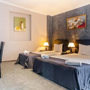 Otel Marlyn, Tiflis